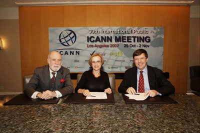 Firma del acuerdo entre Serbia y la ICANN